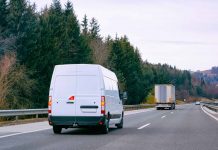 Monitorizare flotă prin GPS: Top beneficii pentru firme