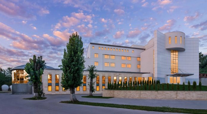 TRATAMENT FENOMENAL PENTRU SCOLIOZA IN BAZA DE RECUPERARE MEDICALA SANCONFIND